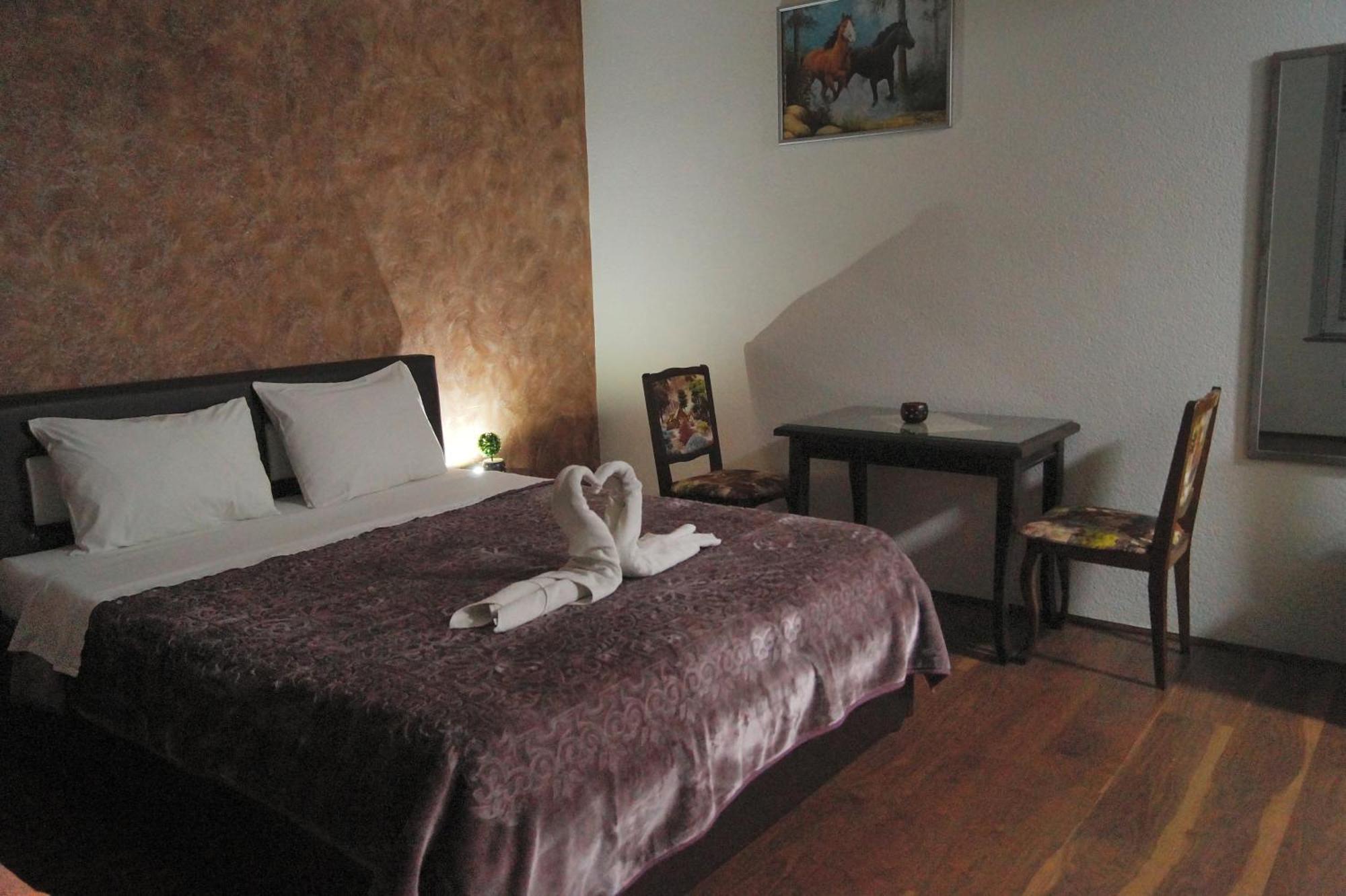 Rooms Filip บิโตลา ภายนอก รูปภาพ